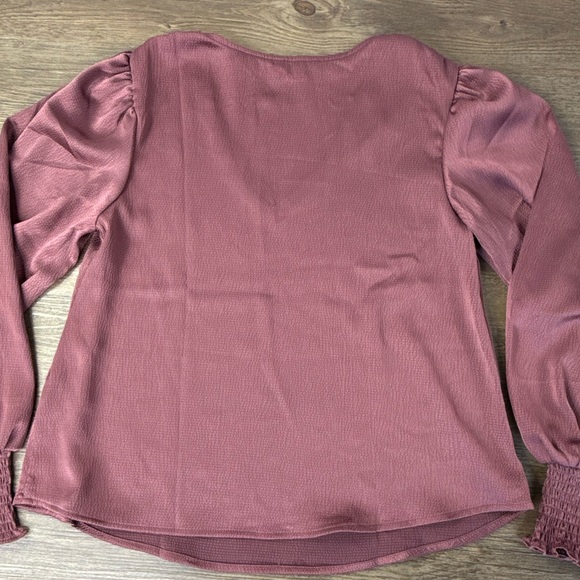 Blu Pepper Women’s Dusty Rose V-Neck Silky Puffy Sleeve Blouse, size Small - Picture 10 of 12